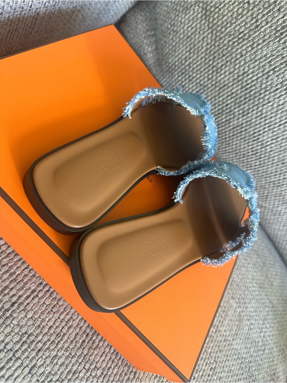 NEW in box HERMÈS Bleu Clair DENIM Fringe Oran Sandals - Picture 6 of 16